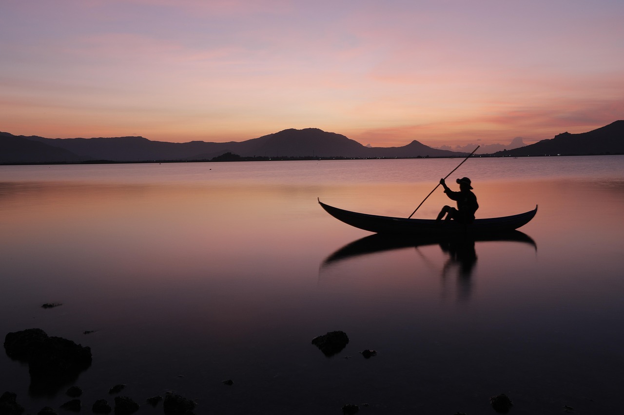 découvrez les bienfaits du rowing, un exercice complet qui renforce le corps entier, améliore l'endurance et sculpte la silhouette.