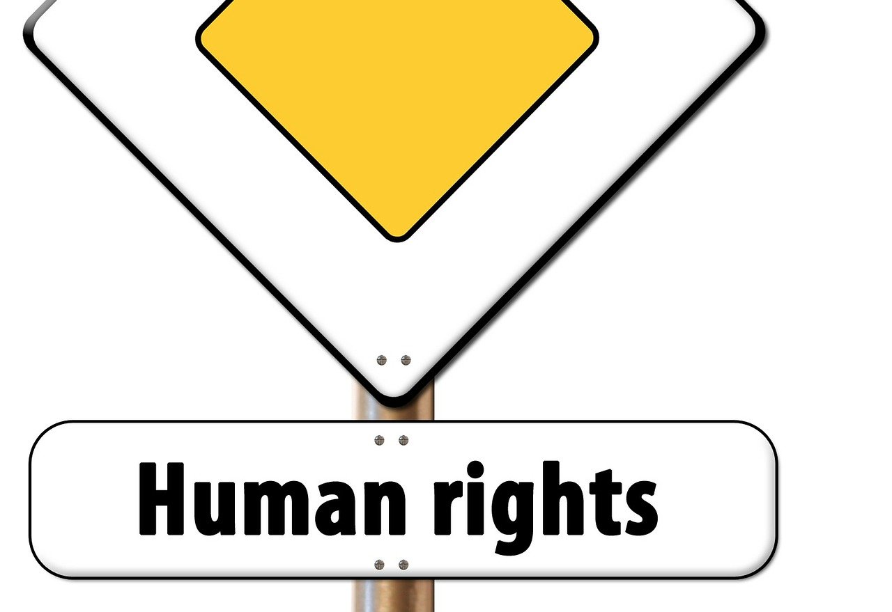 découvrez l'importance des droits de l'homme, leur impact sur la société et les luttes pour les défendre. explorez les principes fondamentaux qui protègent la dignité de chaque individu et soutenez les initiatives en faveur de la justice sociale.