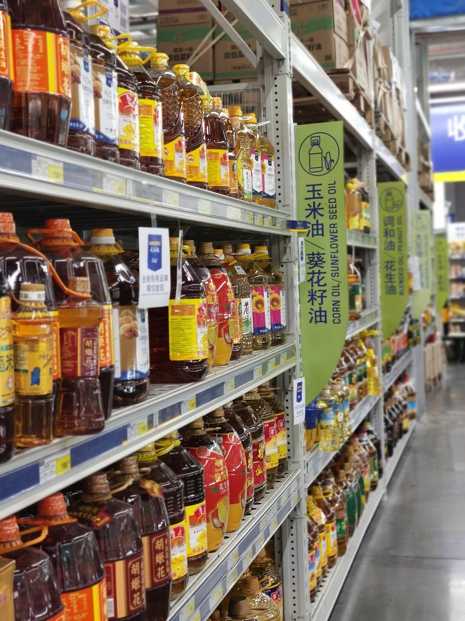 découvrez l'évolution des supermarchés français, de leurs origines à leurs transformations modernes, et comment ils s'adaptent aux nouvelles tendances de consommation.