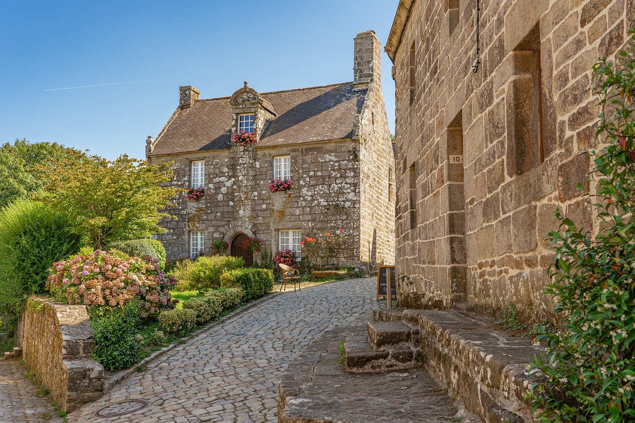 découvrez 'brittany 2100', une exploration captivante des transformatiomns culturelles, environnementales et technologiques en bretagne dans un futur proche. plongez dans un récit d'anticipation qui mêle traditions et innovations, offrant un regard fascinant sur l'avenir de cette région emblématique.