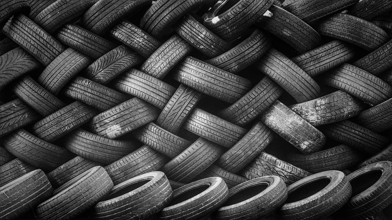 recyclez vos vêtements usagés de manière responsable et contribuez à la protection de l'environnement grâce à notre service de recyclage de vêtements d'occasion.