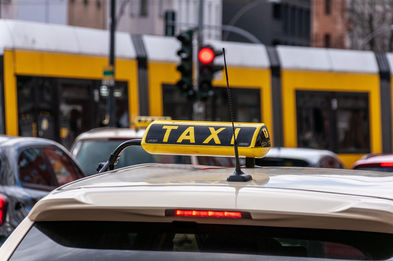 découvrez les solutions de transport adaptées à vos besoins. que ce soit pour des livraisons rapides, des trajets quotidiens ou des voyages d'affaires, notre service de transport offre fiabilité et efficacité. explorez nos options et optimisez vos déplacements dès aujourd'hui.