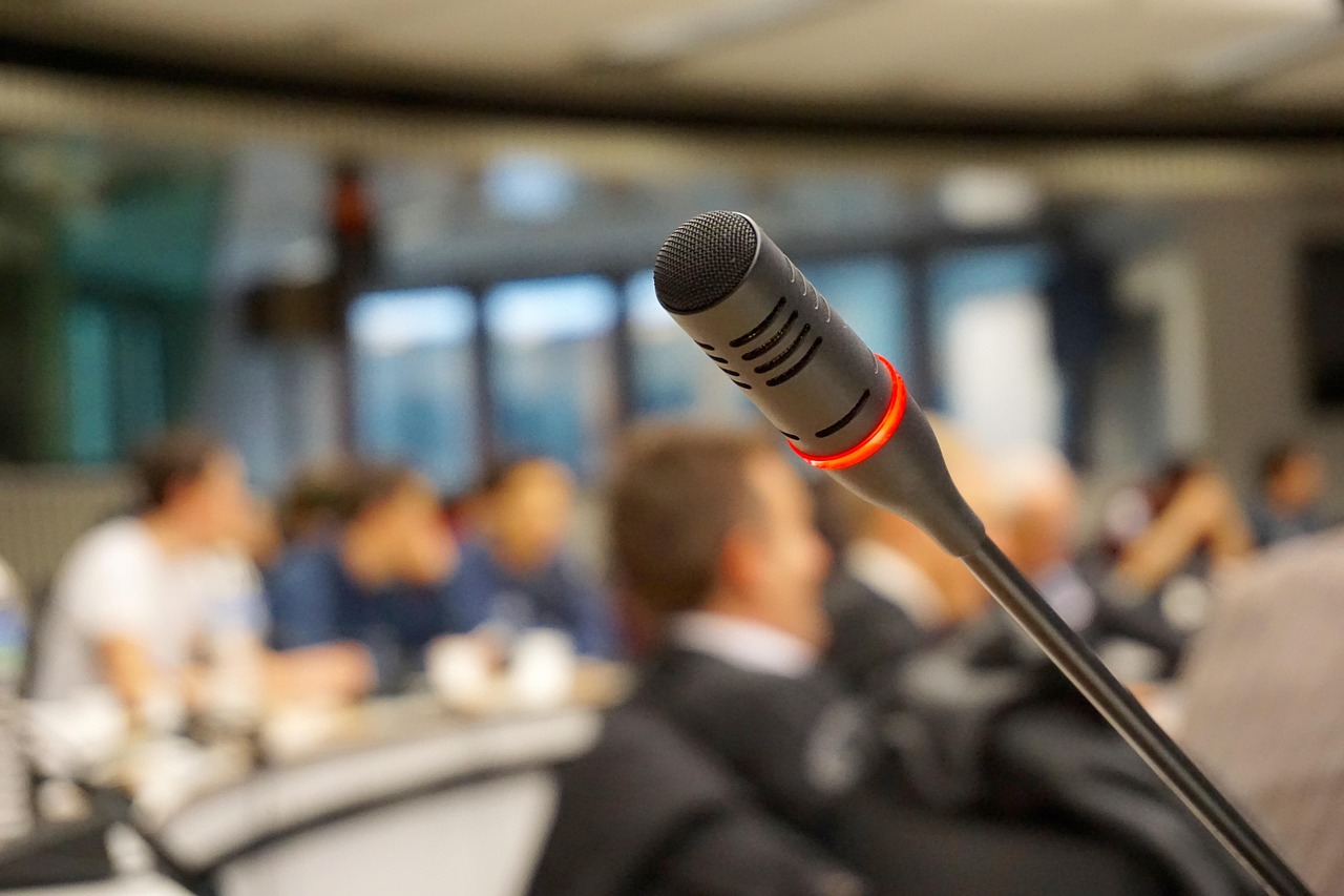 rejoignez la mega-conférence, un événement incontournable réunissant des experts, des innovateurs et des passionnés pour des échanges enrichissants et des opportunités uniques.