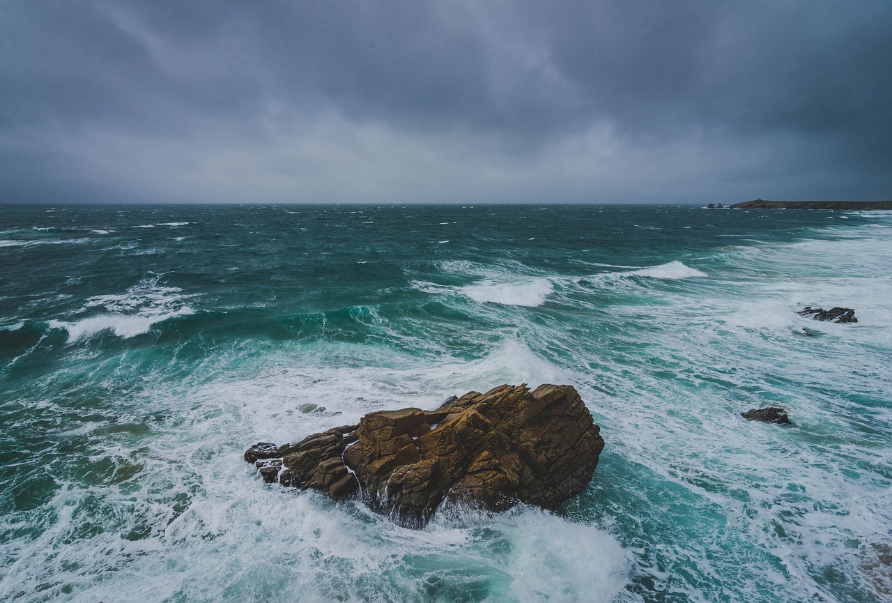 découvrez la bretagne : une région française riche en patrimoine, paysages côtiers spectaculaires, traditions celtiques et spécialités culinaires uniques. préparez votre voyage et explorez ses charmants villages, plages et sites historiques incontournables.