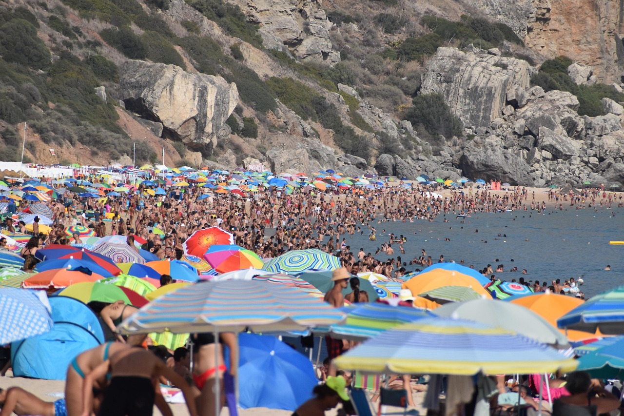 découvrez tout sur les vagues de chaleur : causes, impacts, conseils pour se protéger et s'adapter aux températures extrêmes. informez-vous sur les enjeux climatiques et comment vivre sereinement face à la chaleur accablante.