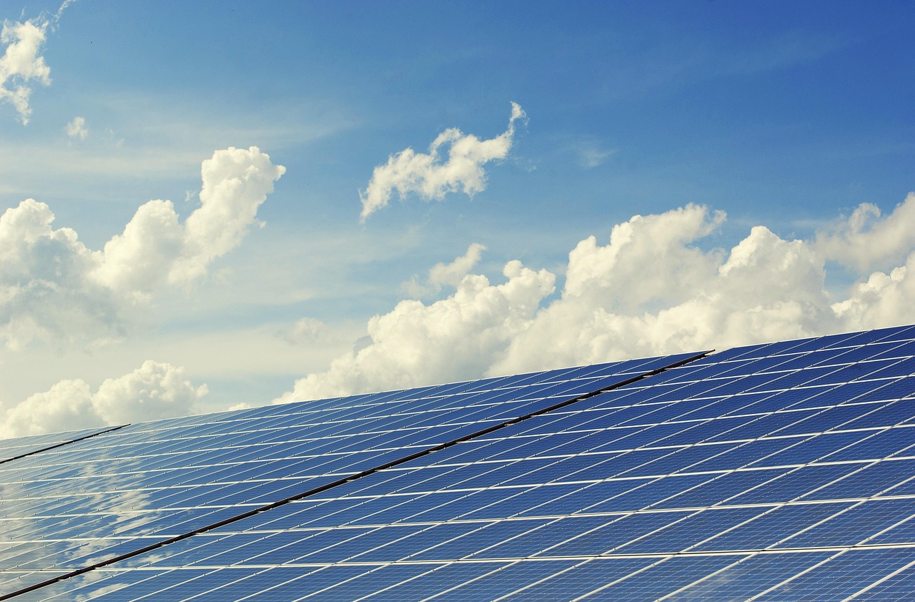 découvrez comment l'énergie solaire transforme notre façon de produire et consommer de l'énergie. explorez les avantages, les technologies innovantes et les solutions durables offertes par l'énergie solaire pour un avenir plus vert.