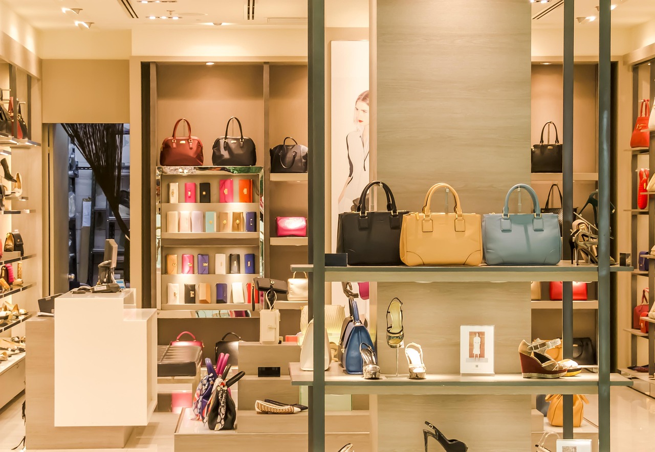 découvrez la mode éthique : une approche responsable qui valorise le respect de l'environnement, le bien-être des travailleurs et l'utilisation de matériaux durables pour des vêtements tendance et conscients.