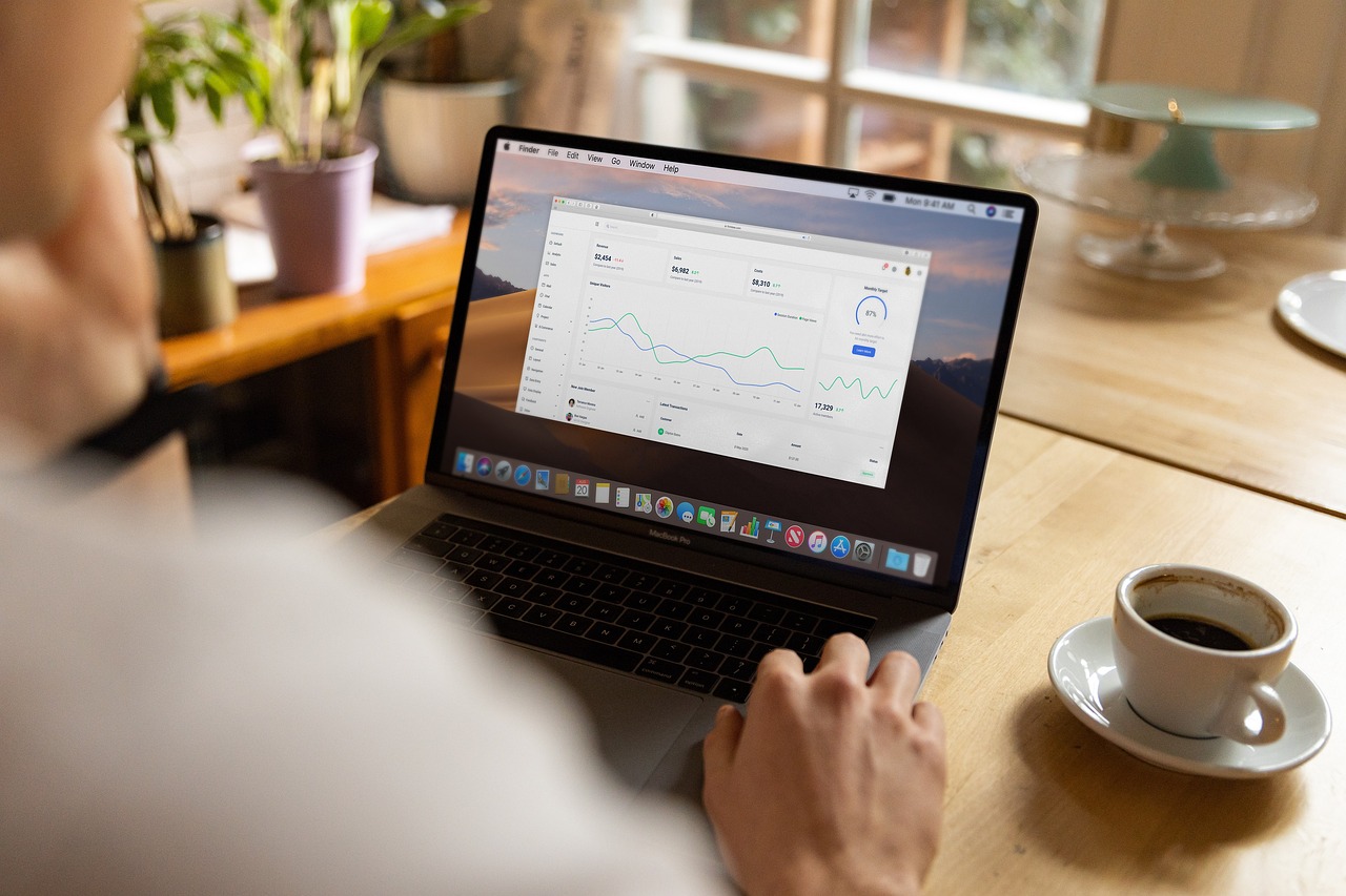 découvrez les avantages du travail à distance, les meilleures pratiques pour rester productif, et comment équilibrer vie professionnelle et vie personnelle en télétravail.