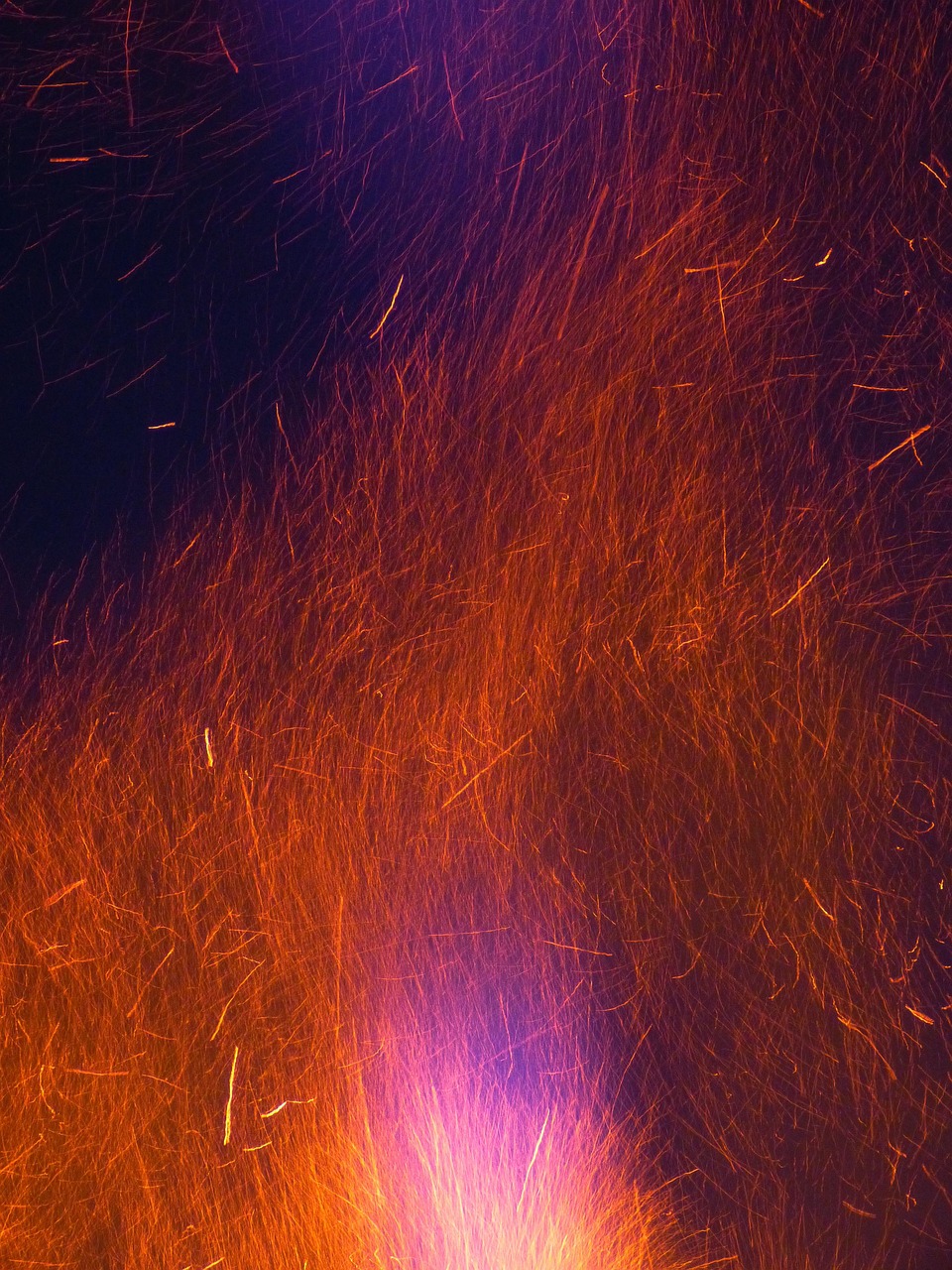 découvrez le phénomène fascinant des 'zombie fires', ces incendies persistants qui règnent dans les forêts arctiques. explorez leur impact sur l'environnement et le climat, ainsi que les défis qu'ils posent aux écosystèmes et aux communautés locales.