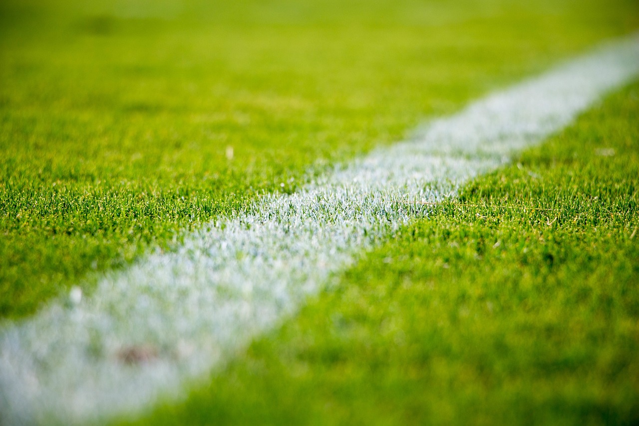 Football et écologie : quand la planète reste sur le banc de touche