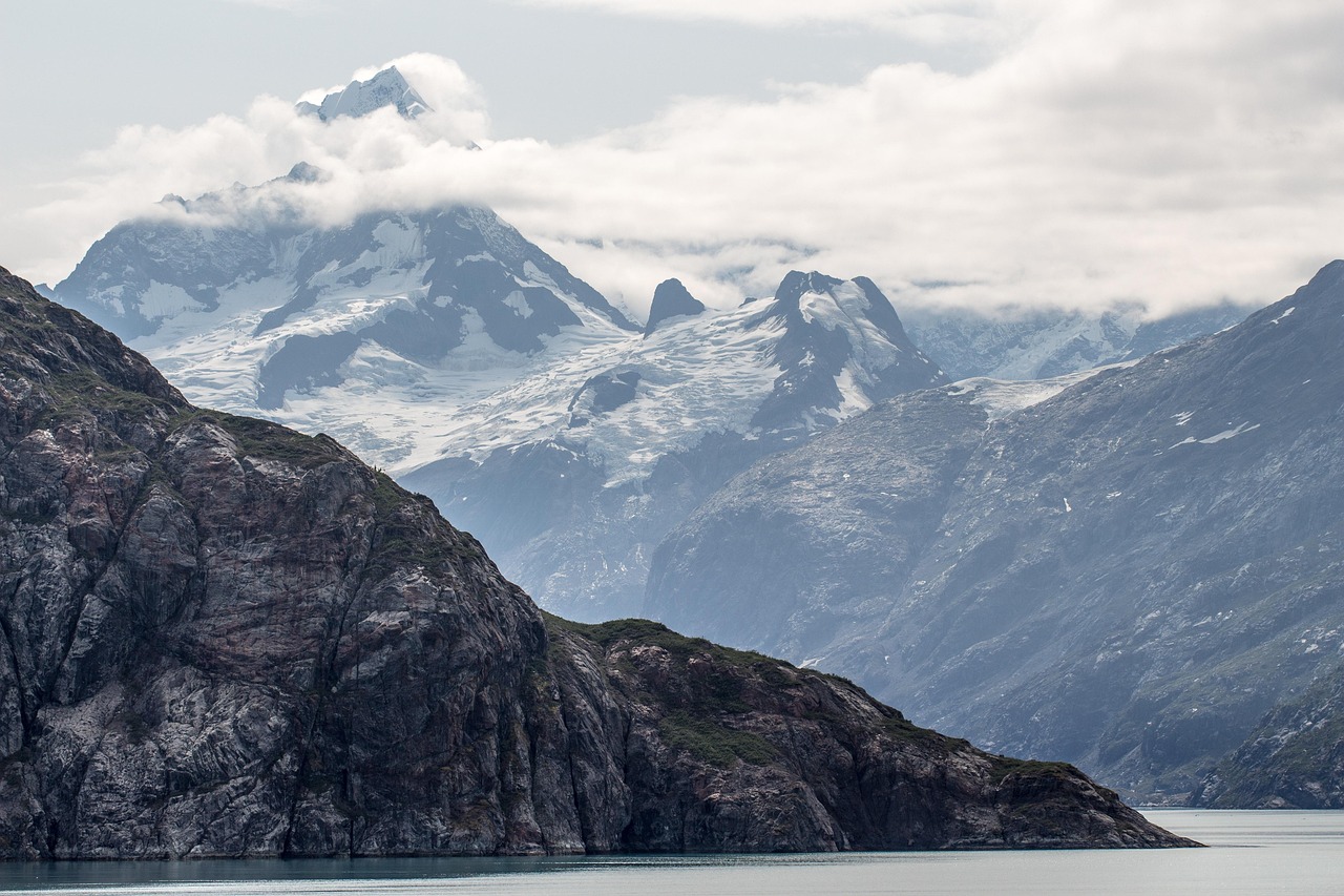 Glaciers menacés : à Grenoble, un laboratoire public au cœur de la lutte climatique